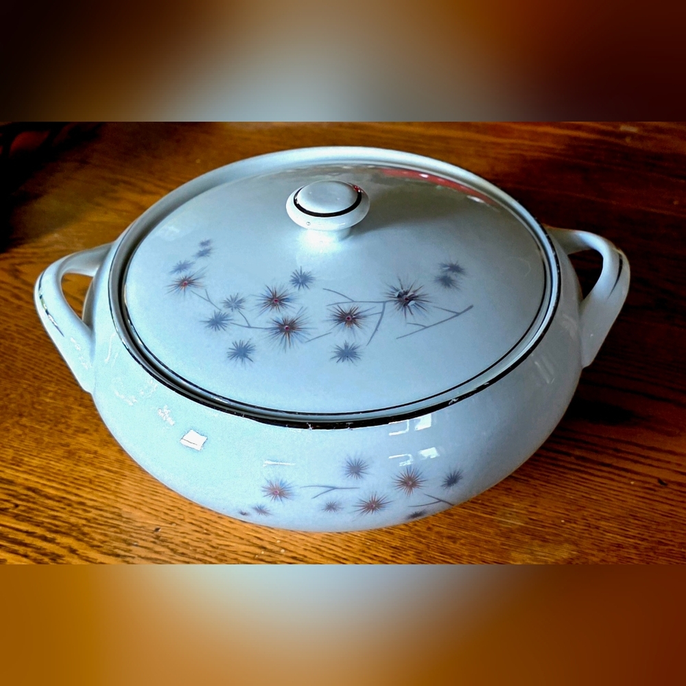 Creative China MCM Japan Starburst Design Covered Serving Dish * Beautiful